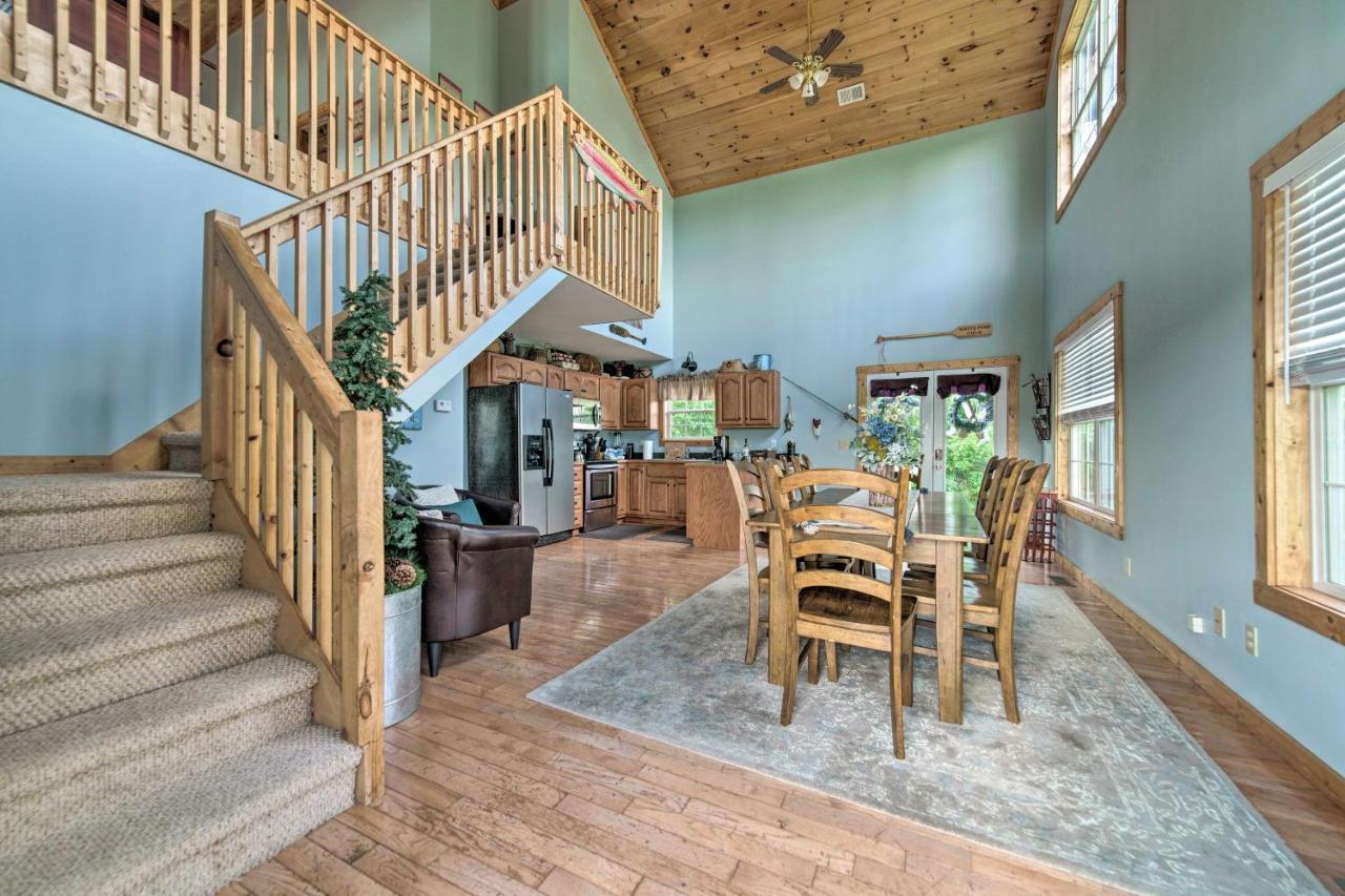 Sevierville Lake House With Deck And Foosball Table! Экстерьер фото