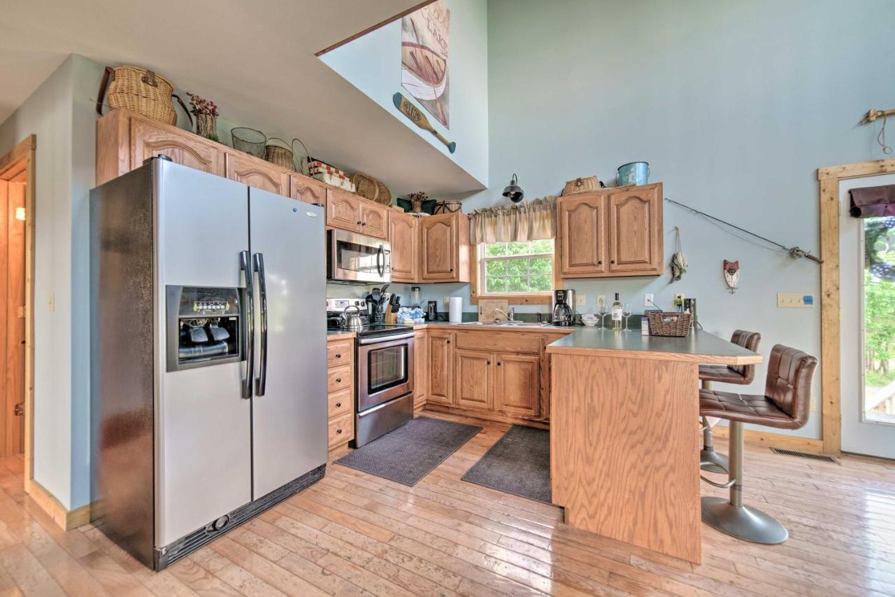 Sevierville Lake House With Deck And Foosball Table! Экстерьер фото