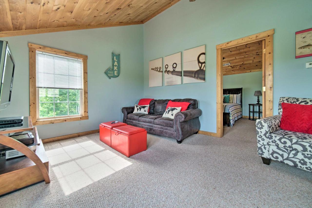 Sevierville Lake House With Deck And Foosball Table! Экстерьер фото